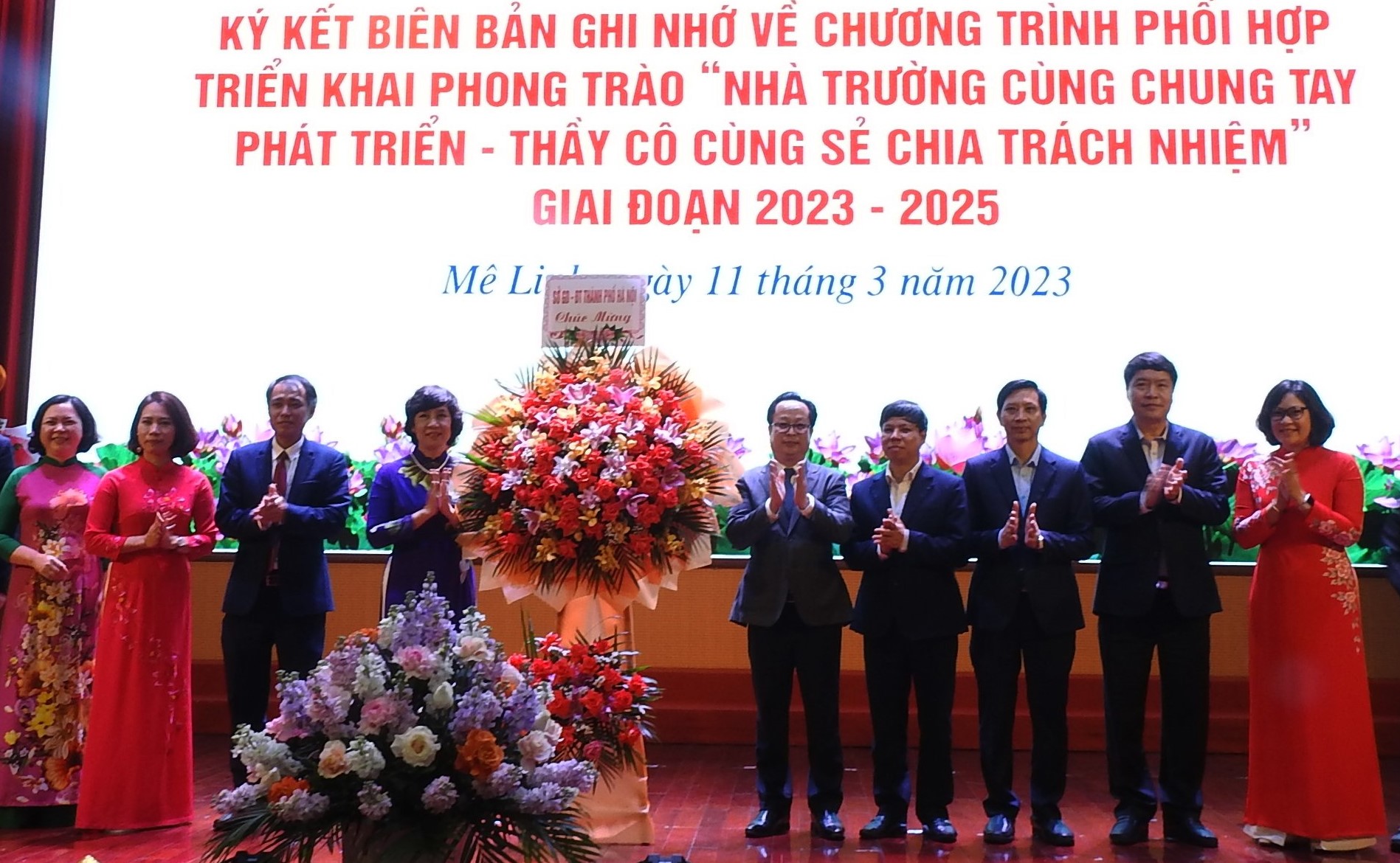 Huyện Mê Linh và quận Long Biên ký kết hỗ trợ phát triển giáo dục và đào tạo - Ảnh 3.
