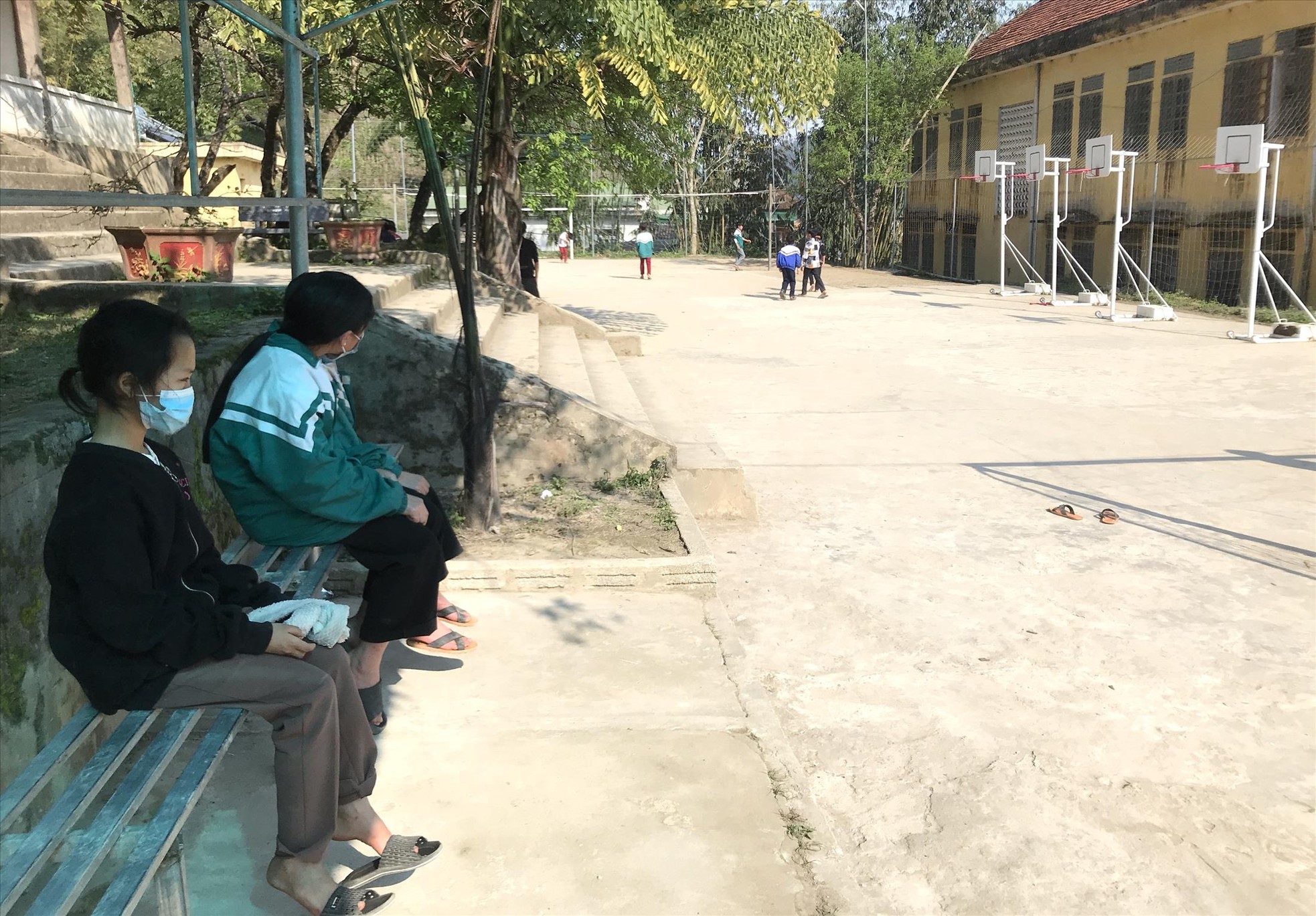 Nghệ An: Loạt học sinh nghỉ học để lấy chồng, lấy vợ - Ảnh 1. Nghệ An: Loạt học sinh nghỉ học để lấy chồng, lấy vợ - Ảnh 1.