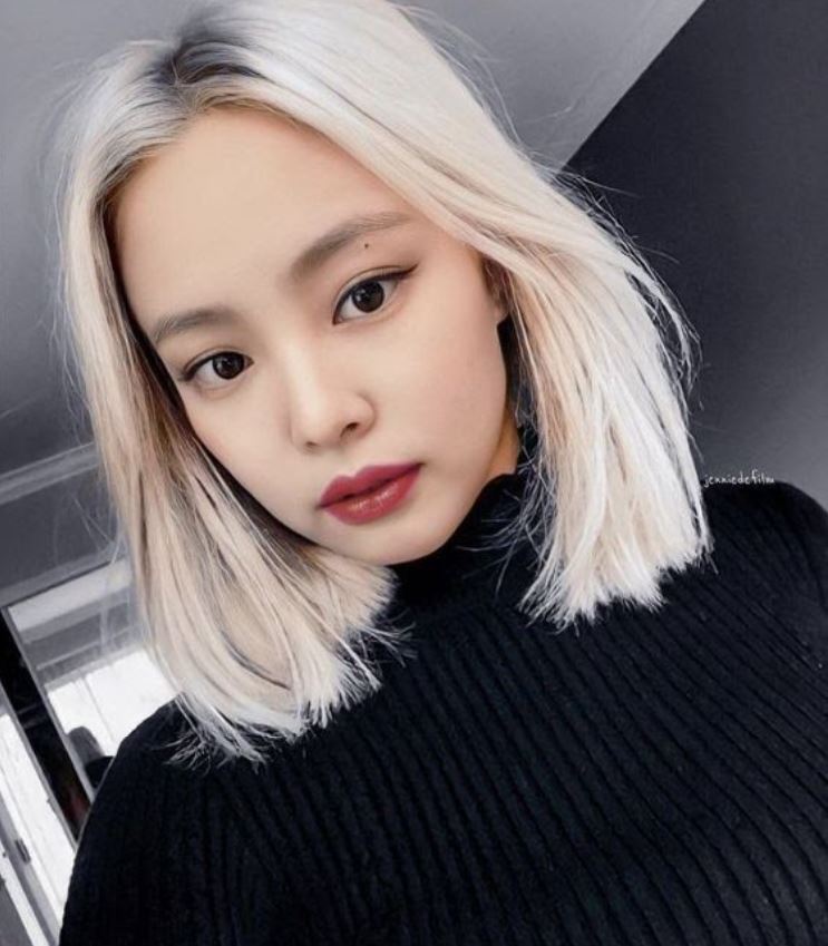 Nhan sắc Jennie (BLACKPINK) ra sao khi bất ngờ xuống t&oacute;c? - Ảnh 6.