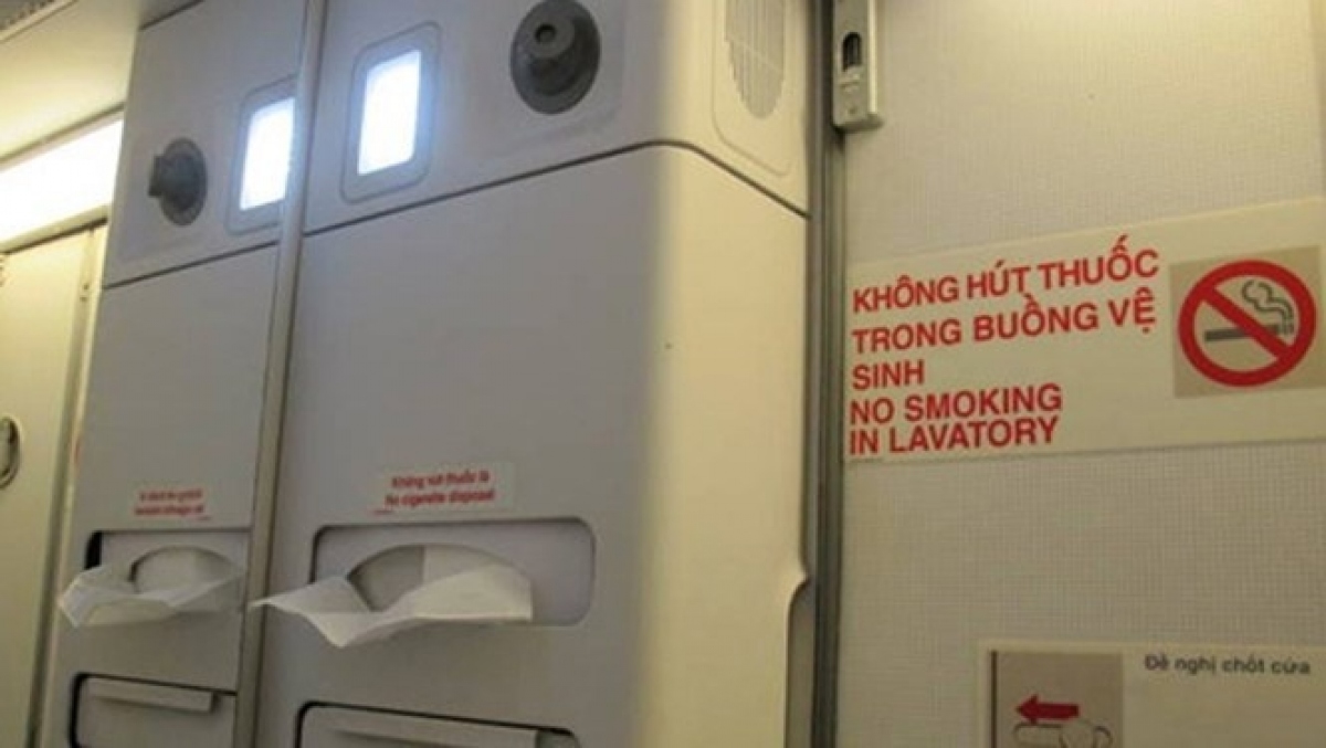 Nam hành khách bị cấm bay 9 tháng vì hút thuốc lá trên máy bay - Ảnh 1.
