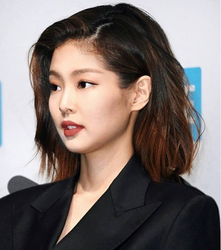 Nhan sắc Jennie (BLACKPINK) ra sao khi bất ngờ xuống t&oacute;c? - Ảnh 5.