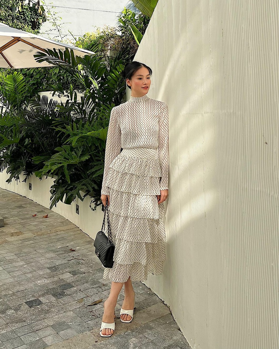 Hoa hậu Phương Khánh chuyên diện đồ trắng, nhờ &quot;biến hóa&quot; khéo mà không nhàm chán - Ảnh 2.