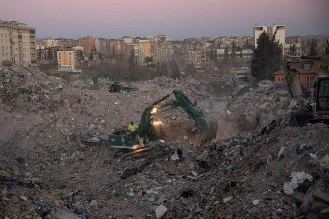 Người đầu bếp đau đớn vì mất hơn 120 thân nhân trong trận động đất ở Thổ Nhĩ Kỳ - Ảnh 1.
