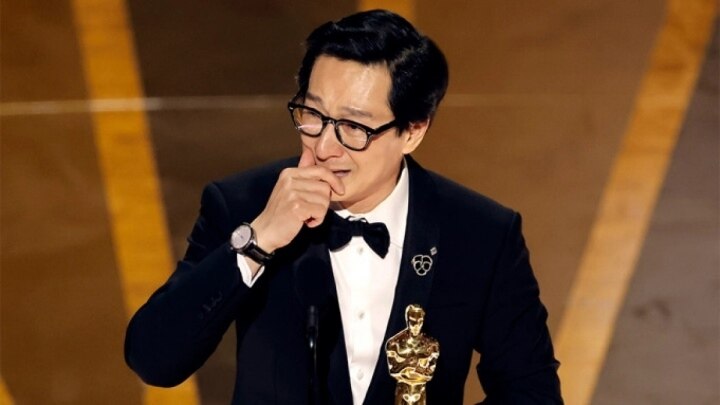 Quan Kế Huy - Nam diễn viên gốc Á giành giải Oscar - Ảnh 1.