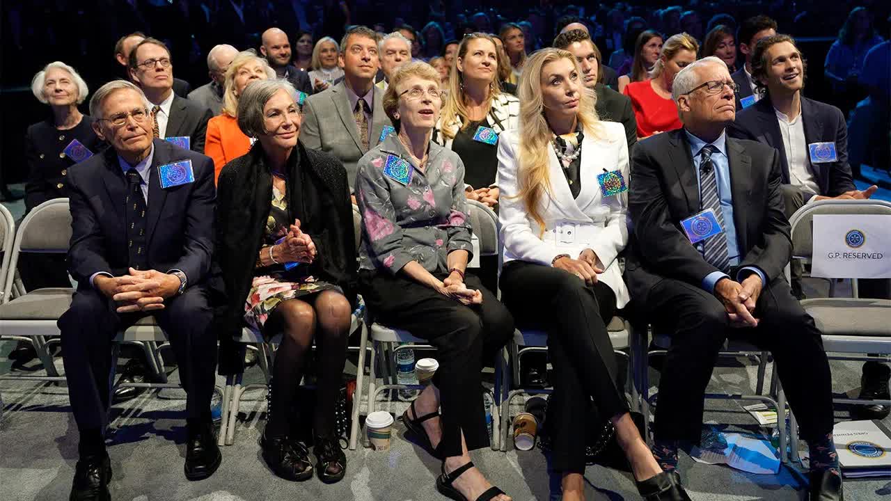 Cha kiếm 54 tỷ/ năm nhưng con bỏ học, 21 tuổi đ&atilde; kết h&ocirc;n 2 lần: Sai lầm h&oacute;a ra từ c&aacute;ch nu&ocirc;i dạy tưởng thương m&agrave; ho&aacute; hại con của v&ocirc; số phụ huynh - Ảnh 5.