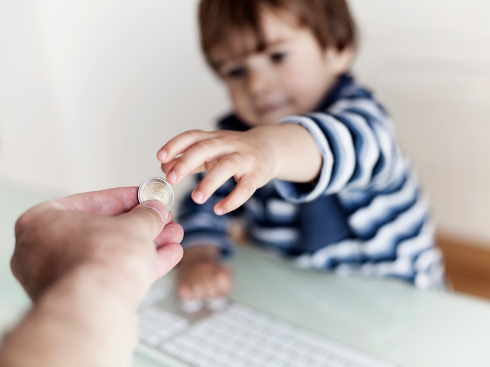 Cha kiếm 54 tỷ/ năm nhưng con bỏ học, 21 tuổi đ&atilde; kết h&ocirc;n 2 lần: Sai lầm h&oacute;a ra từ c&aacute;ch nu&ocirc;i dạy tưởng thương m&agrave; ho&aacute; hại con của v&ocirc; số phụ huynh - Ảnh 4.