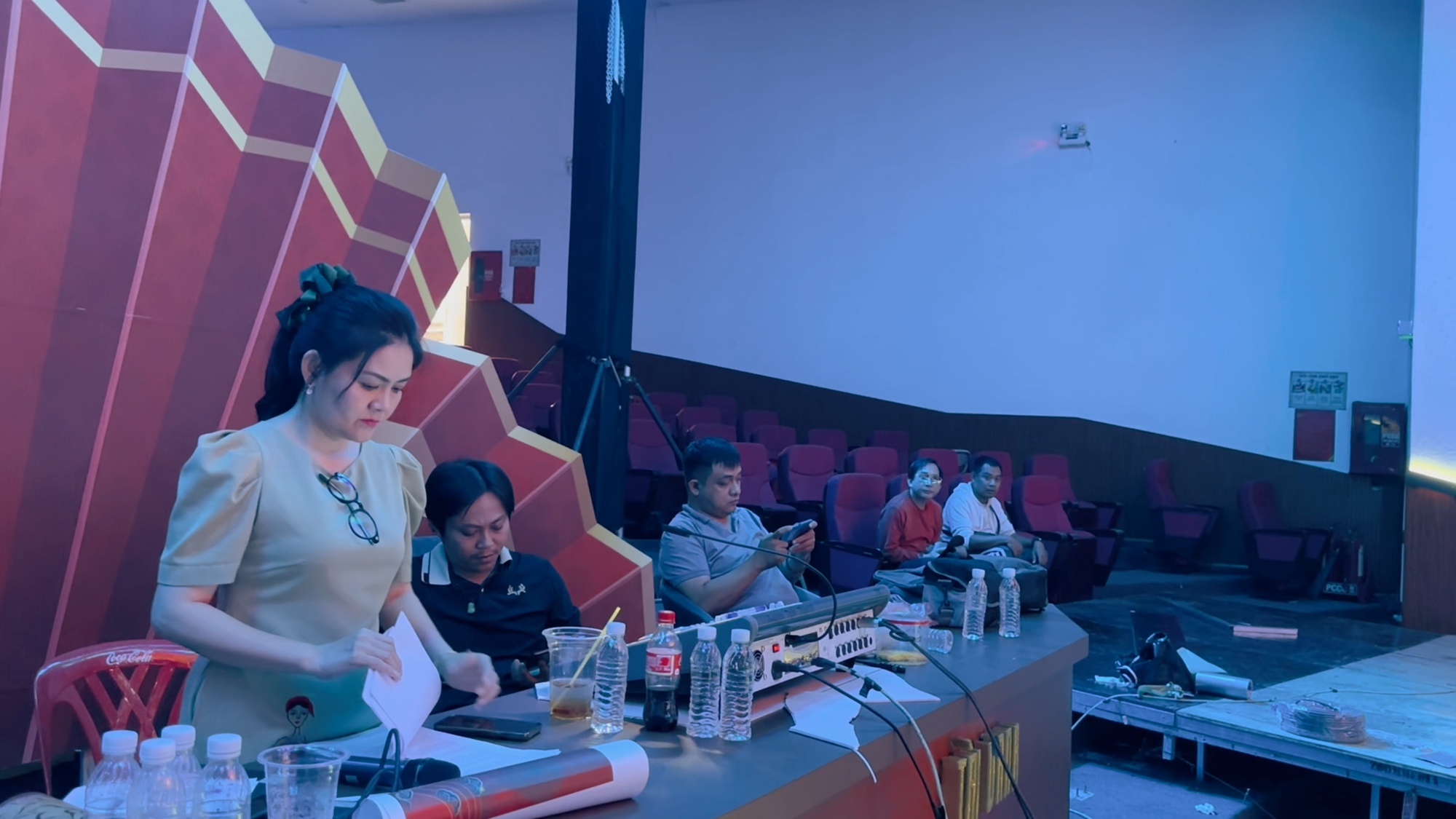 Lấy nhau 13 năm mà không có đám cưới, 'vợ thứ 3' nói gì về chồng là NSƯT Kim Tử Long - Ảnh 4. Lấy nhau 13 năm mà không có đám cưới, 'vợ thứ 3' nói gì về chồng là NSƯT Kim Tử Long - Ảnh 4.