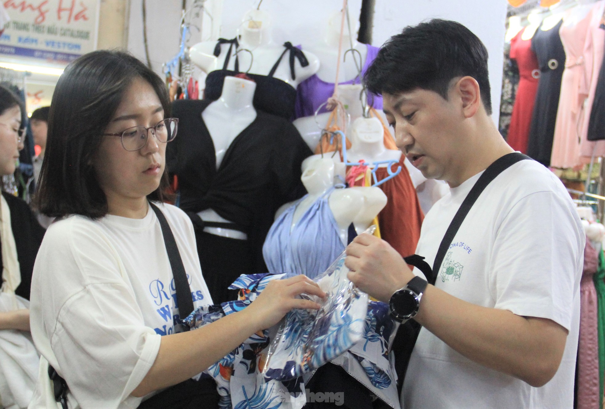Lý do khách du lịch quốc tế đổ xô đến chợ Hàn - Đà Nẵng - Ảnh 13.