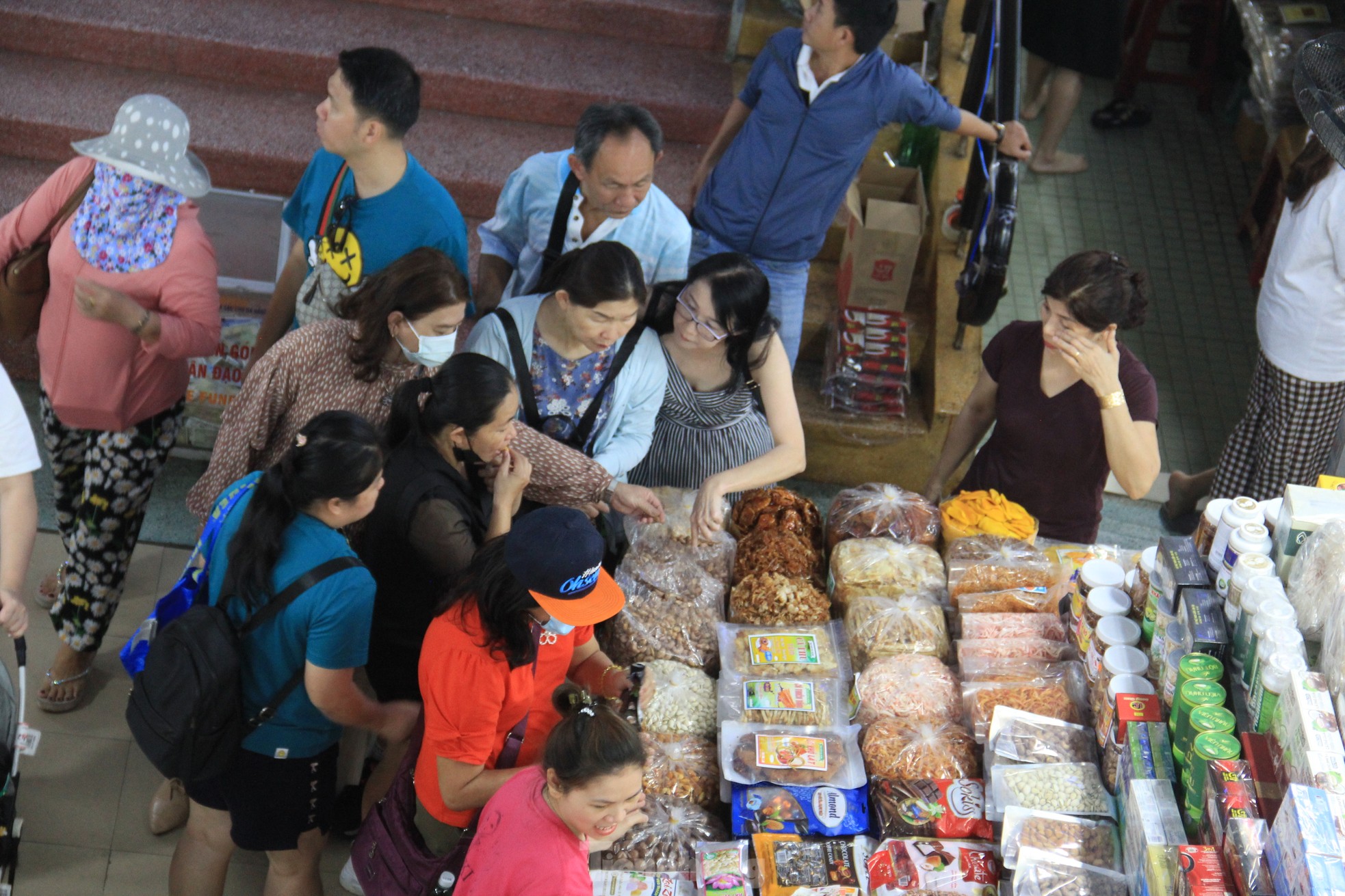 Lý do khách du lịch quốc tế đổ xô đến chợ Hàn - Đà Nẵng - Ảnh 6.