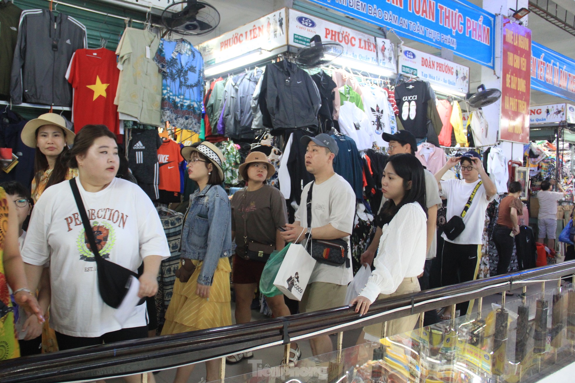 Lý do khách du lịch quốc tế đổ xô đến chợ Hàn - Đà Nẵng - Ảnh 8.