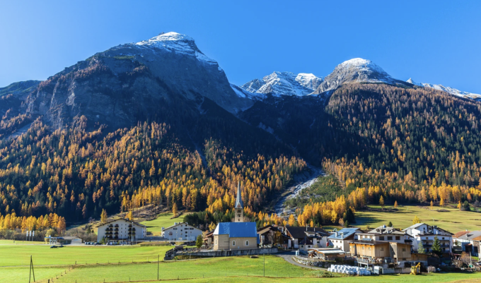 Một ngôi làng ở Thụy Sĩ cấm du khách chụp ảnh vì quá đẹp, ai cũng &quot;kêu trời&quot; khi biết lý do khôn ngoan phía sau - Ảnh 3.