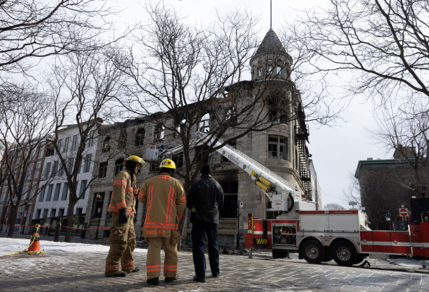 Canada tìm kiếm 7 người mất tích trong vụ cháy tòa nhà ở Montreal - Ảnh 5.