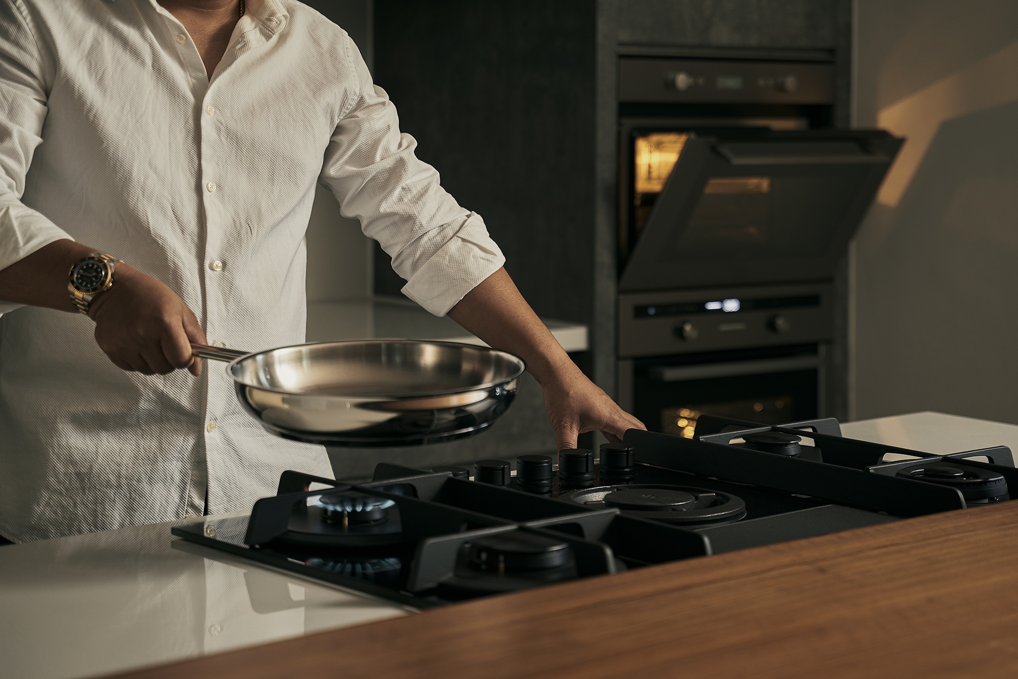 Quan niệm &quot;bếp ấm thì nhà êm&quot;, chàng trai độc thân chọn thiết bị nấu ăn &quot;cực sành&quot; để thoải mái trổ tài nấu nướng - Ảnh 1.