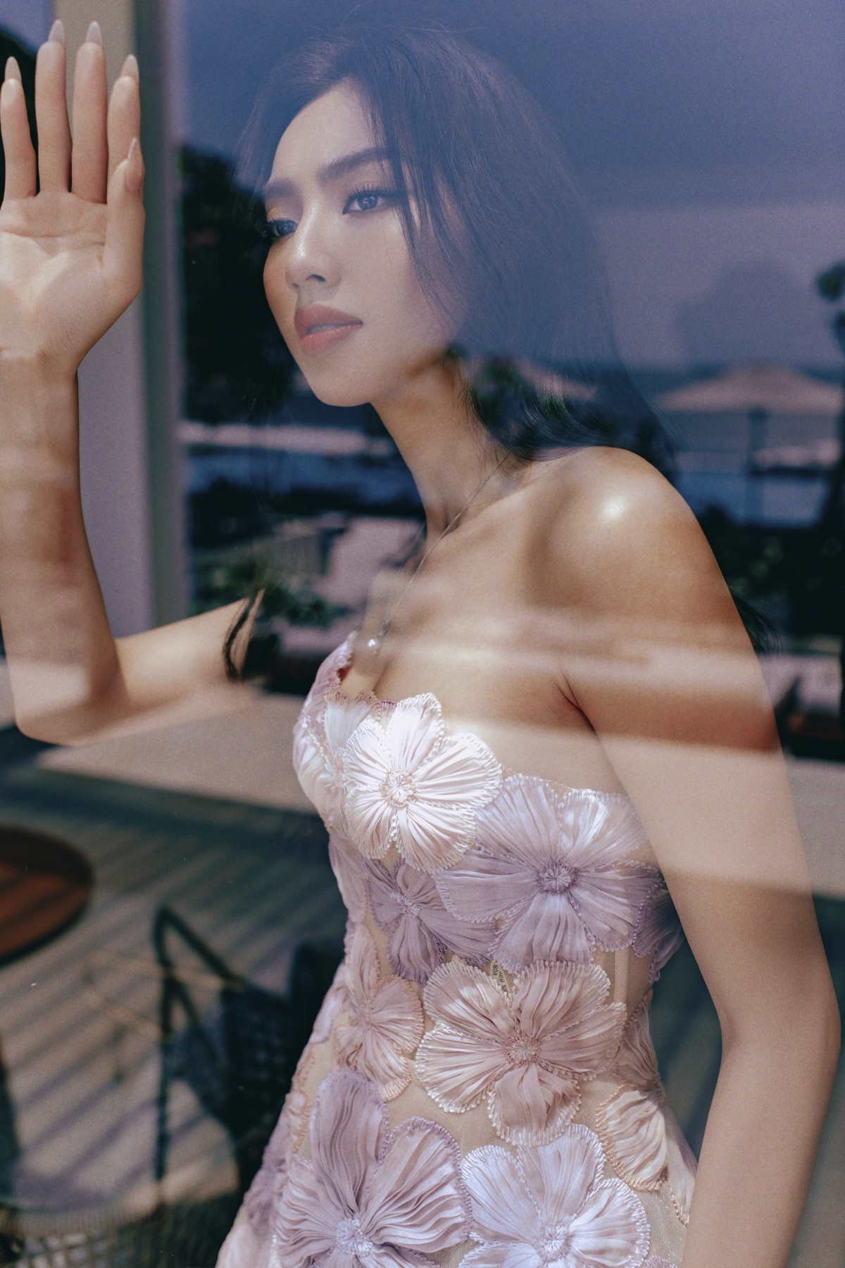 Hoa hậu Thùy Tiên phô diễn sắc vóc nóng bỏng - Ảnh 11.