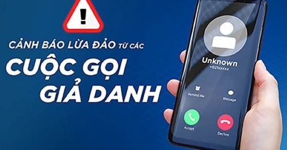 Lại xuất hiện hình thức lừa đảo mới: Yêu cầu phụ huynh chuyển tiền vì con thiếu nợ - Ảnh 1.