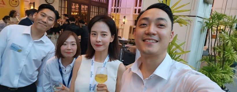 Mợ ngố Song Ji Hyo đầy thanh lịch dự sự kiện ở Thái Lan, nhưng mặt mộc trong chuyến vi vu đường phố sau đó mới gây sốt - Ảnh 2.