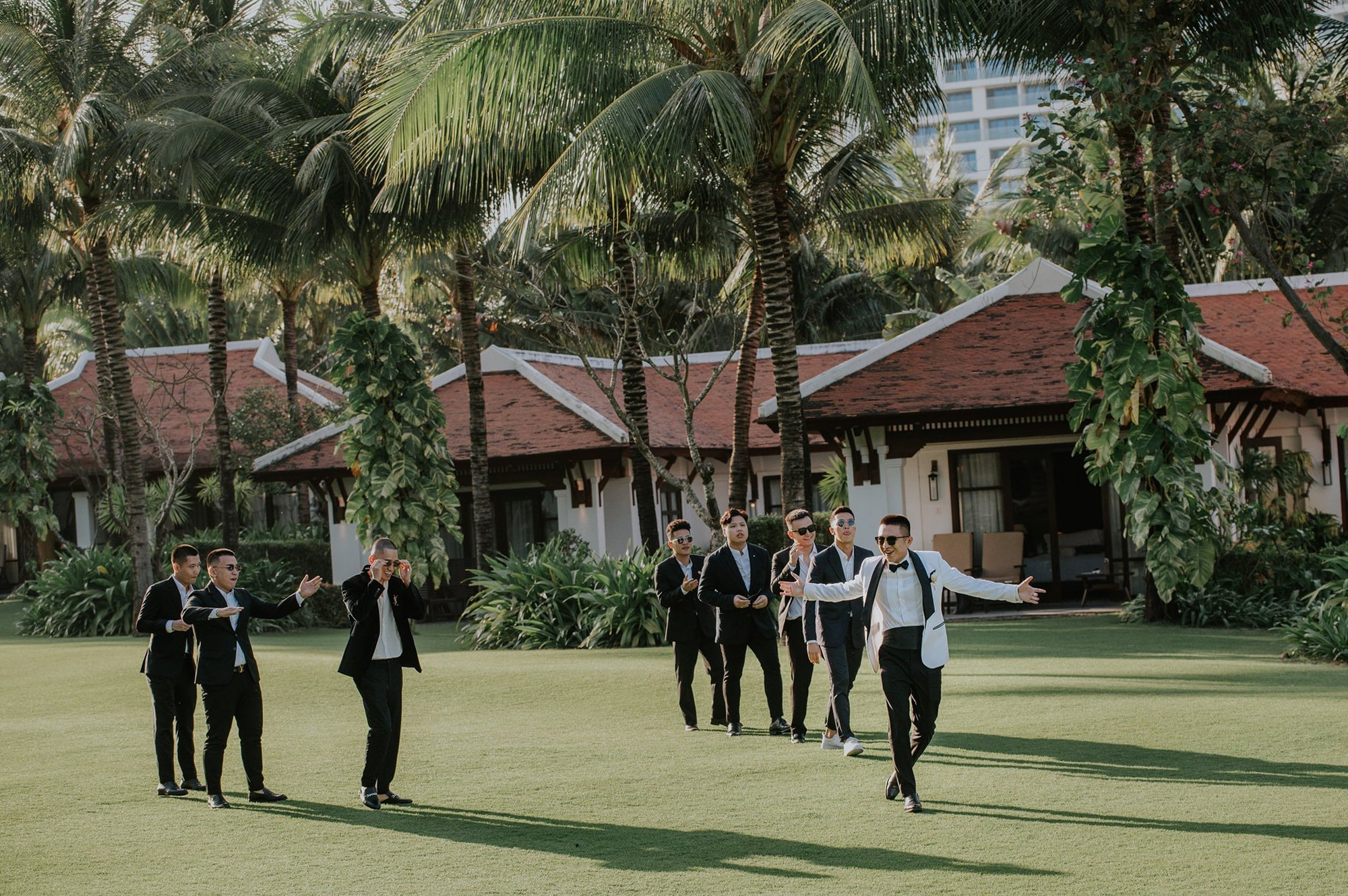 Ảnh cưới n&eacute;t căng của Linda Ng&ocirc; v&agrave; Phong Đạt: Ch&agrave;ng trai y&ecirc;u t&ocirc;i năm 17 tuổi đ&atilde; ch&iacute;nh thức th&agrave;nh chồng t&ocirc;i! - Ảnh 1.