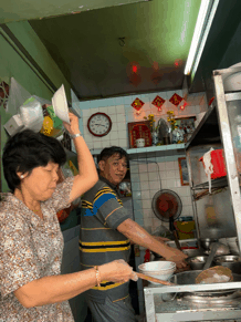 Tiệm hủ tiếu mì cá 80 năm ở Quận 1 đến ăn phải chấp nhận nguyên tắc "thay chỗ" - Ảnh 10. Tiệm hủ tiếu mì cá 80 năm ở Quận 1 đến ăn phải chấp nhận nguyên tắc "thay chỗ" - Ảnh 10.
