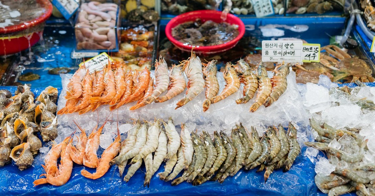 Cô gái Việt kể chuyện đi chợ hải sản tươi sống nổi tiếng Hàn Quốc: Có thể ăn ngay tại chợ luôn, 4 triệu đồng một bữa không gọi là đắt
