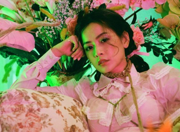 Lộ ca khúc Chi Pu trình diễn tại show thực tế Trung Quốc, là MV gắn mác 16+ và từng gây tranh cãi vì nhạy cảm? - Ảnh 4. Lộ ca khúc Chi Pu trình diễn tại show thực tế Trung Quốc, là MV gắn mác 16+ và từng gây tranh cãi vì nhạy cảm? - Ảnh 4.