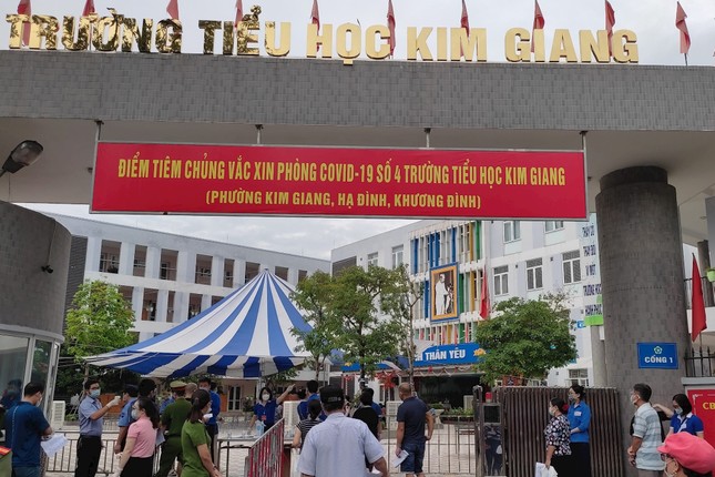 Họp báo thông tin chính thức vụ hàng chục học sinh tại Hà Nội ngộ độc sau chuyến dã ngoại - Ảnh 2.