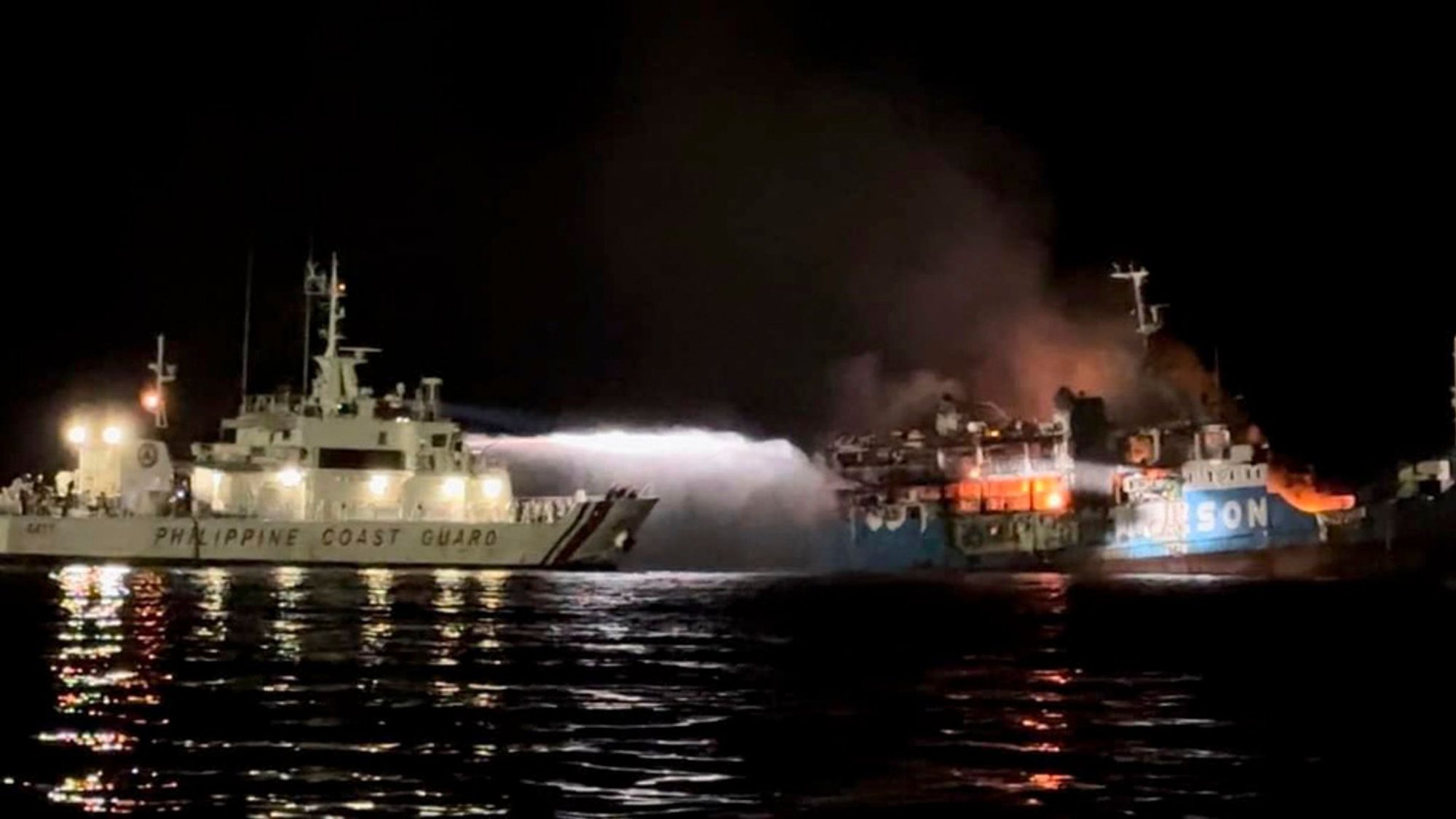 Cháy tàu chở khách ở Philippines, ít nhất 31 người thiệt mạng - Ảnh 1.