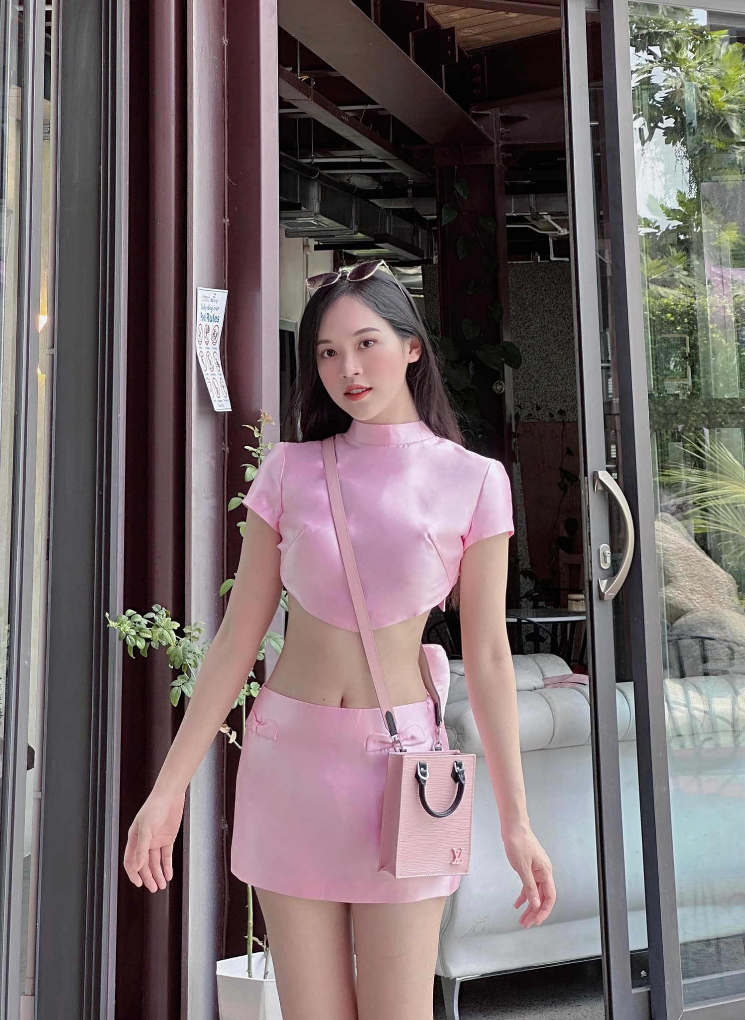 Hoa hậu Thanh Thủy, Á hậu Thùy Linh mặc gợi cảm sau 3 tháng đăng quang - Ảnh 25.