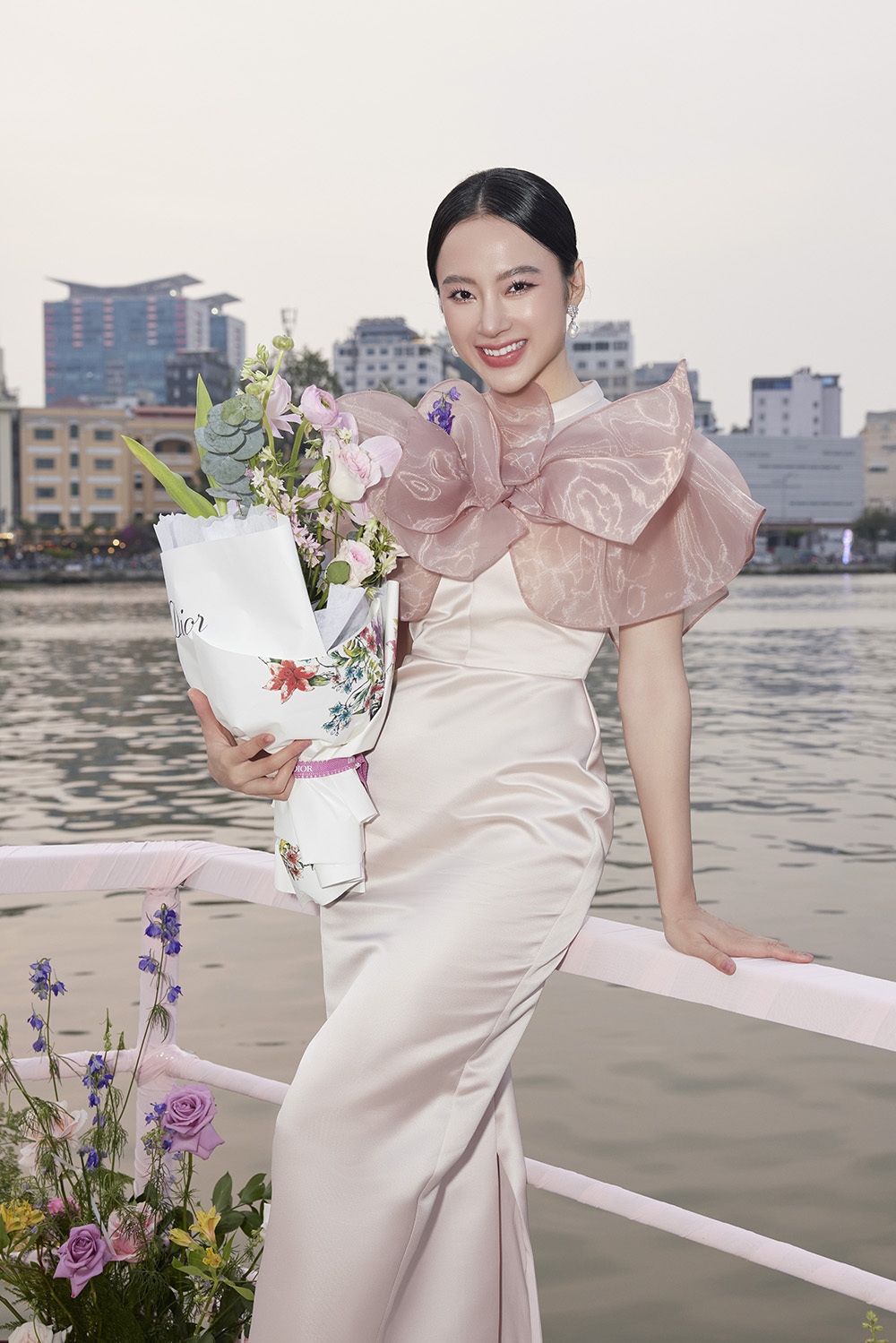 Angela Phương Trịnh thăng hạng nhan sắc sau khi giảm 10kg - Ảnh 9. Angela Phương Trịnh thăng hạng nhan sắc sau khi giảm 10kg - Ảnh 9.