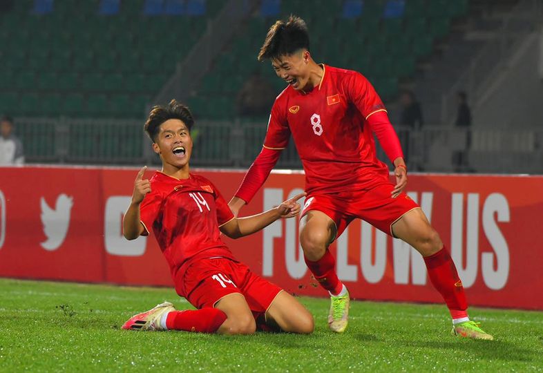 Vòng chung kết U20 châu Á: Liên tiếp tạo &quot;cú sốc&quot;, Đội tuyển Việt Nam tái hiện kỳ tích Thường Châu - Ảnh 2.