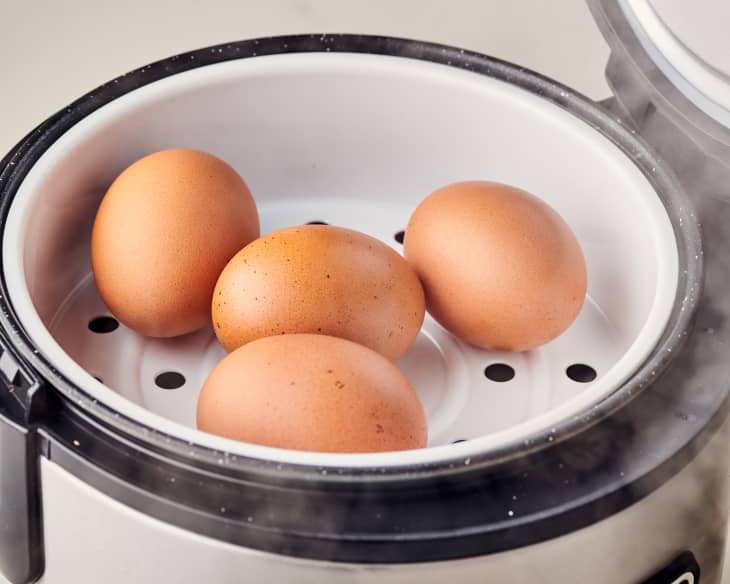 So sánh hiệu quả của 5 thiết bị có thể dùng để luộc trứng - Ảnh 2. So sánh hiệu quả của 5 thiết bị có thể dùng để luộc trứng - Ảnh 2.