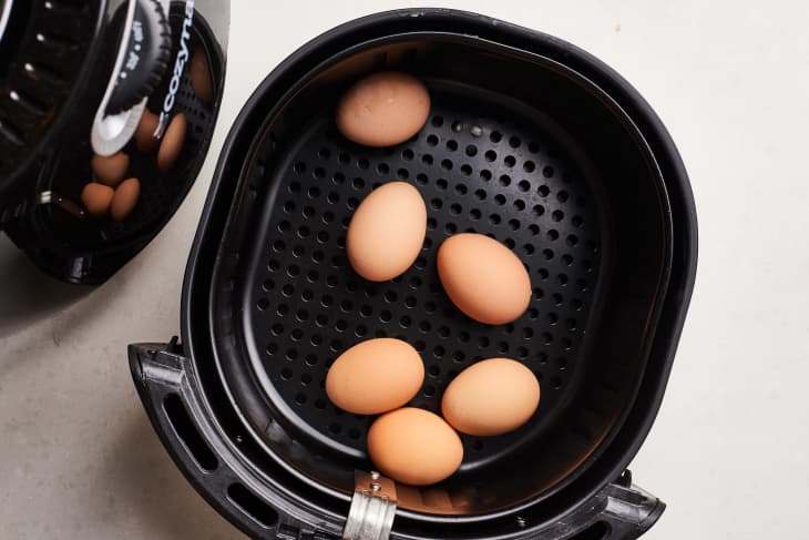 So sánh hiệu quả của 5 thiết bị có thể dùng để luộc trứng - Ảnh 6. So sánh hiệu quả của 5 thiết bị có thể dùng để luộc trứng - Ảnh 6.