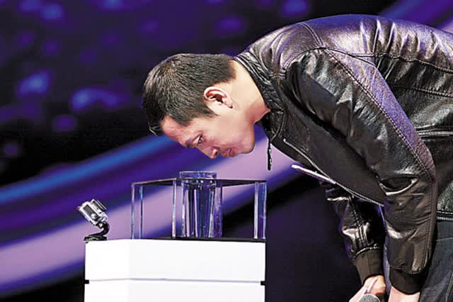 Học vấn của "siêu trí tuệ" Vương Dục Hoành: Là cực sinh viên Đại học Thanh Hoa, đánh bại cả trí thông minh nhân tạo nhờ khả năng ghi nhớ tài tình - Ảnh 1. Học vấn của "siêu trí tuệ" Vương Dục Hoành: Là cực sinh viên Đại học Thanh Hoa, đánh bại cả trí thông minh nhân tạo nhờ khả năng ghi nhớ tài tình - Ảnh 1.