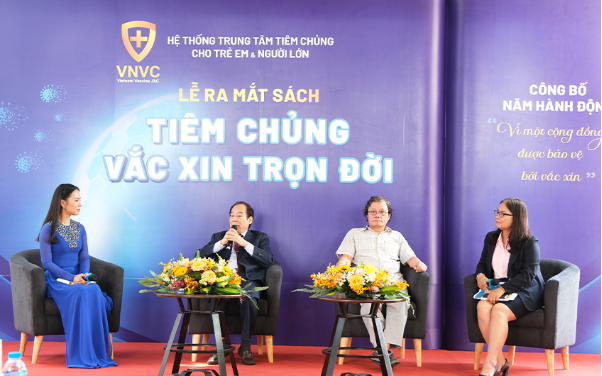 Ra mắt s&aacute;ch Ti&ecirc;m chủng vắc xin trọn đời cần thiết cho mọi gia đ&igrave;nh - Ảnh 1.