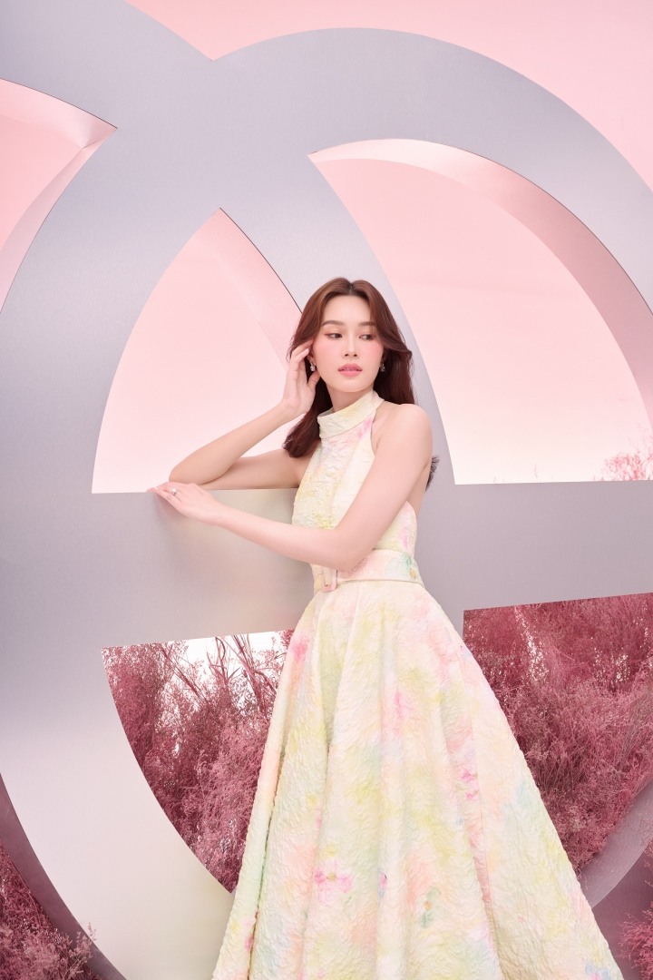 Hoa hậu Đặng Thu Thảo khoe vẻ đẹp 'thoát tục' trong bộ ảnh mới - Ảnh 7.