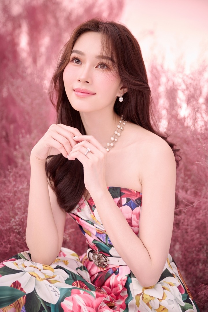 Hoa hậu Đặng Thu Thảo khoe vẻ đẹp 'thoát tục' trong bộ ảnh mới - Ảnh 5.