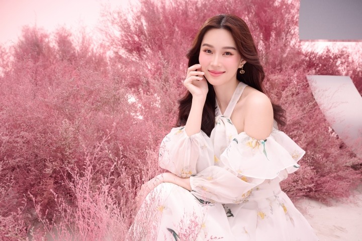 Hoa hậu Đặng Thu Thảo khoe vẻ đẹp 'thoát tục' trong bộ ảnh mới - Ảnh 6.