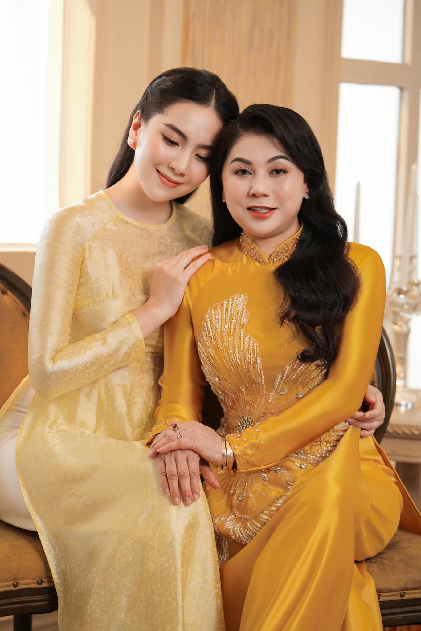 Sao Việt ngày 8/3: Tự Long làm thơ tặng vợ, mẹ con nghệ sĩ Thanh Thanh Hiền tự tạo hạnh phúc cho nhau - Ảnh 4.