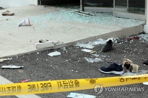 Hàn Quốc: Cụ ông U80 lao xe tải vào đám đông, 20 người thương vong - Ảnh 1.