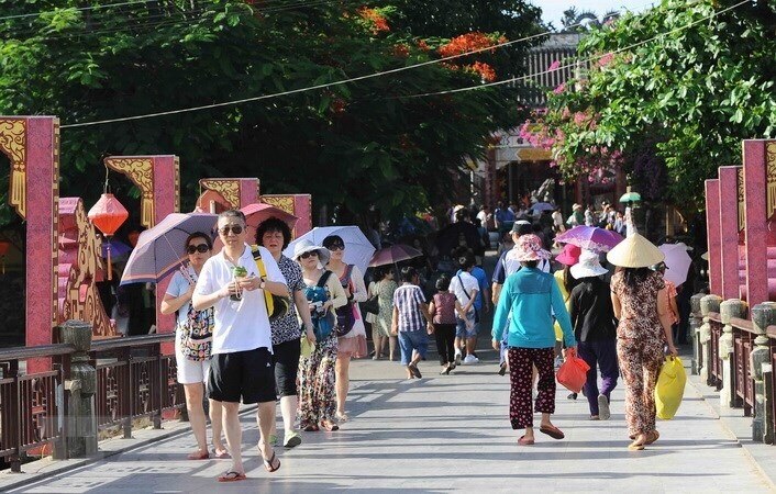 Bộ Ngoại giao thông tin việc Trung Quốc mở du lịch sang Việt Nam từ 15/3 - Ảnh 1.