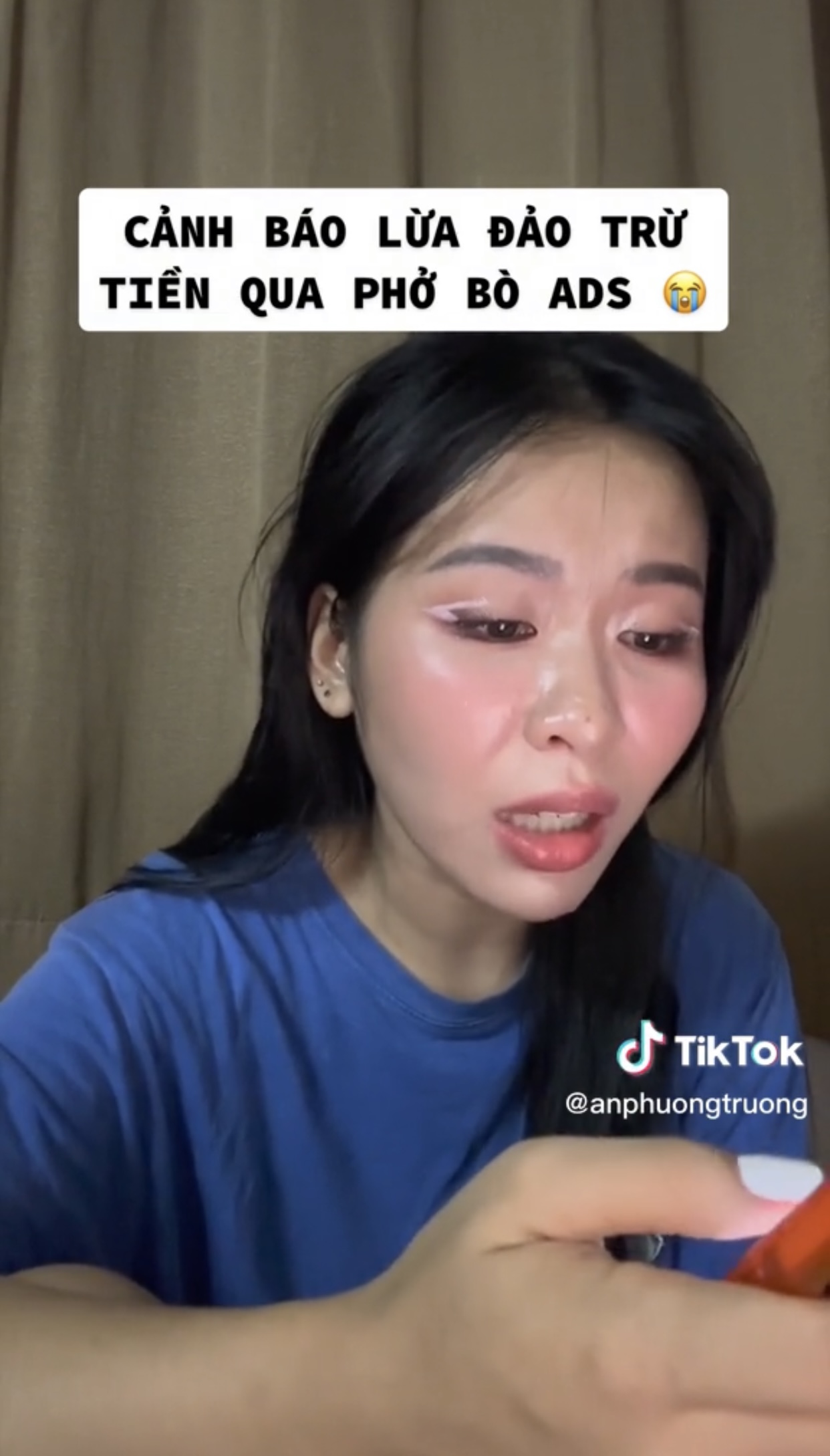 Kh&ocirc;ng phải tr&ograve; đ&ugrave;a ng&agrave;y C&aacute; th&aacute;ng Tư, một beauty blogger đ&igrave;nh đ&aacute;m than trời v&igrave; bị lừa đảo trừ 100 triệu đồng trong t&agrave;i khoản - Ảnh 2.