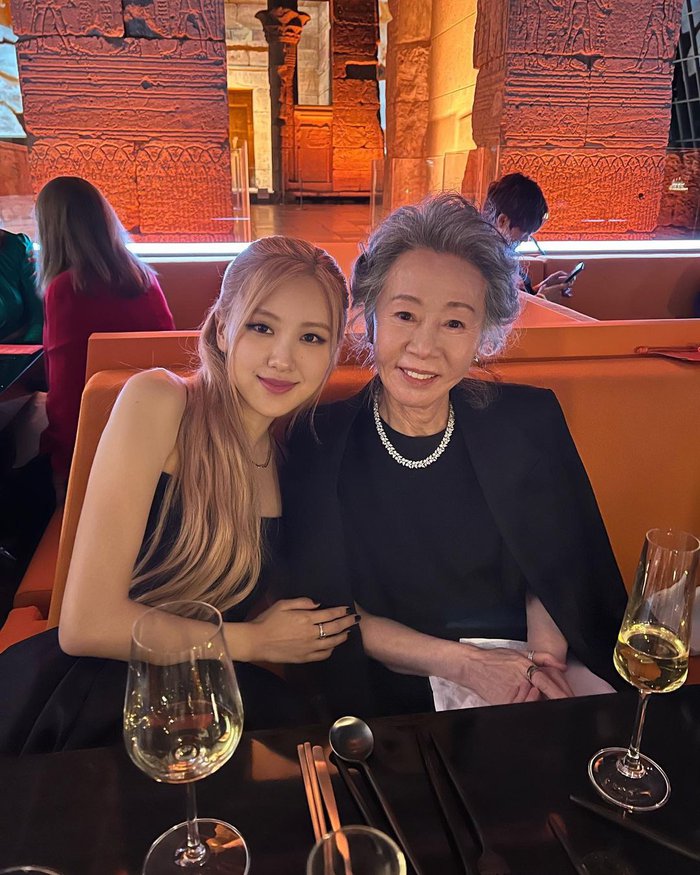 Rosé xinh ngất ngây hội tụ minh tinh Oscar quyền lực, nhận 6,2 triệu lượt thả tim - Ảnh 2. Rosé xinh ngất ngây hội tụ minh tinh Oscar quyền lực, nhận 6,2 triệu lượt thả tim - Ảnh 2.