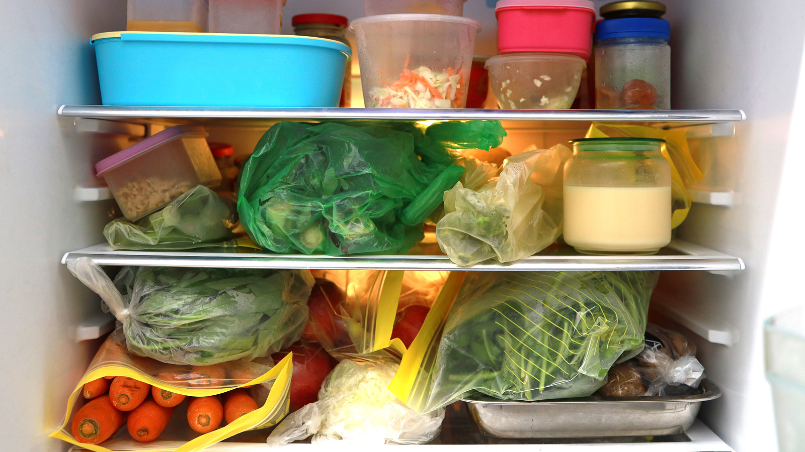 4 lý do khiến tủ lạnh gia đình bạn luôn lộn xộn và cách khắc phục đến từ chuyên gia - Ảnh 2.