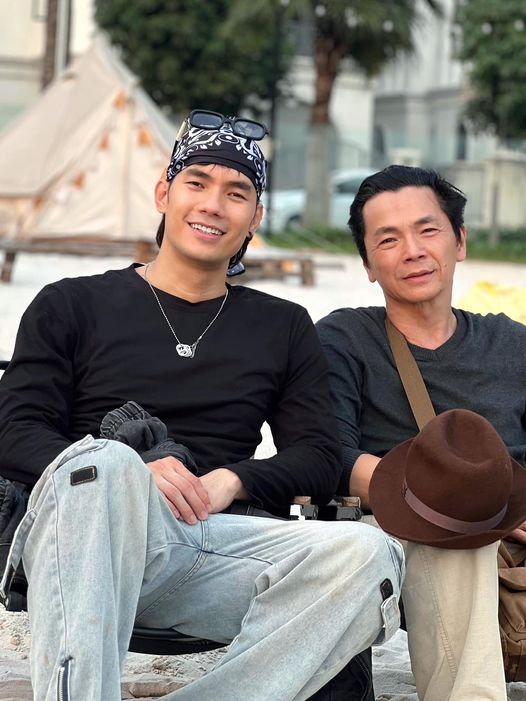 MC Tuấn Tú hội ngộ bố vợ NSND Trung Anh trong phim mới - Ảnh 2.