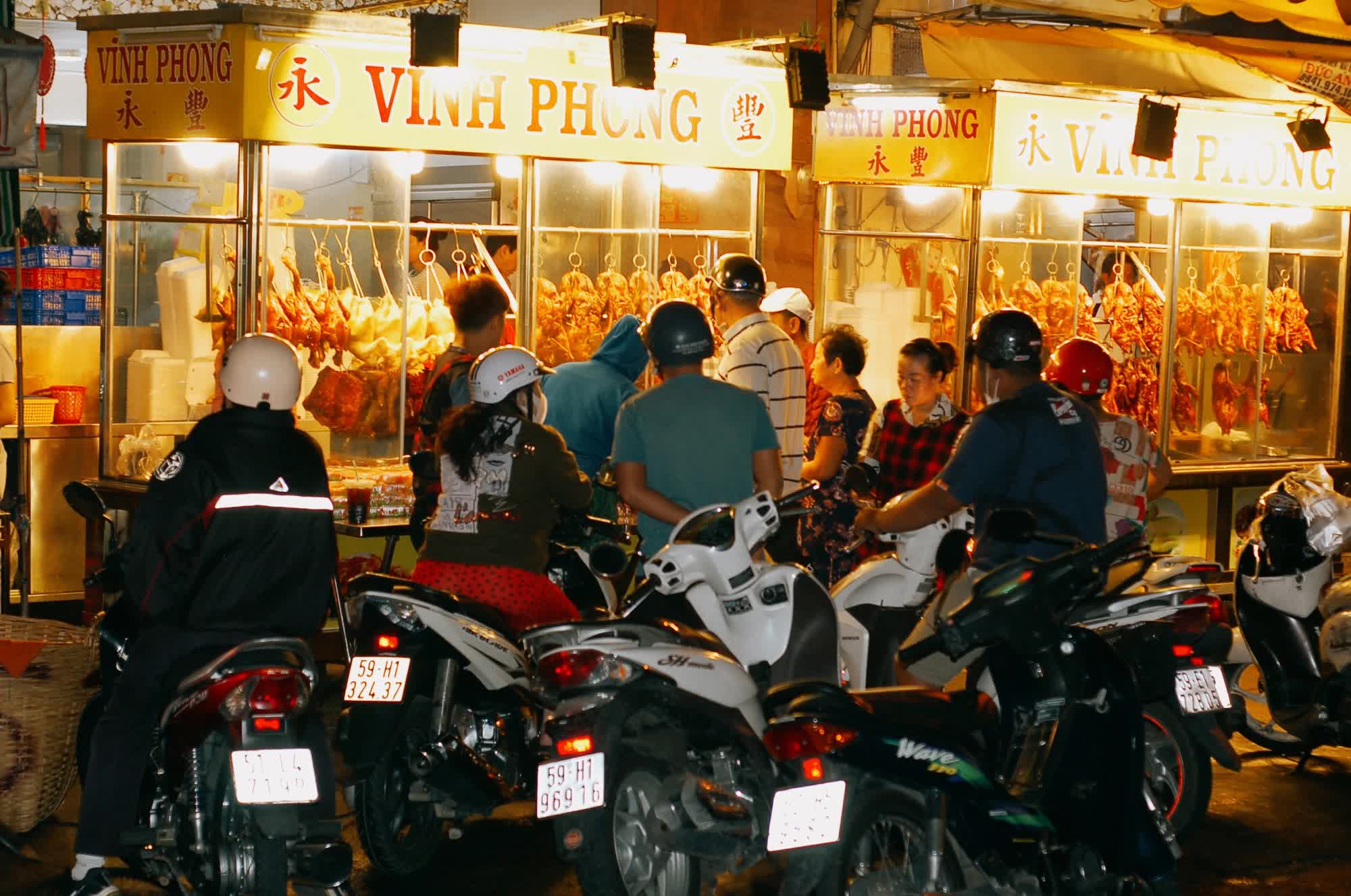 Một món đặc sản Bắc Kinh bán tại Việt Nam, cư dân mạng Trung Quốc bảo nhau: Vừa rẻ vừa ngon hơn hàng chính hiệu - Ảnh 1.
