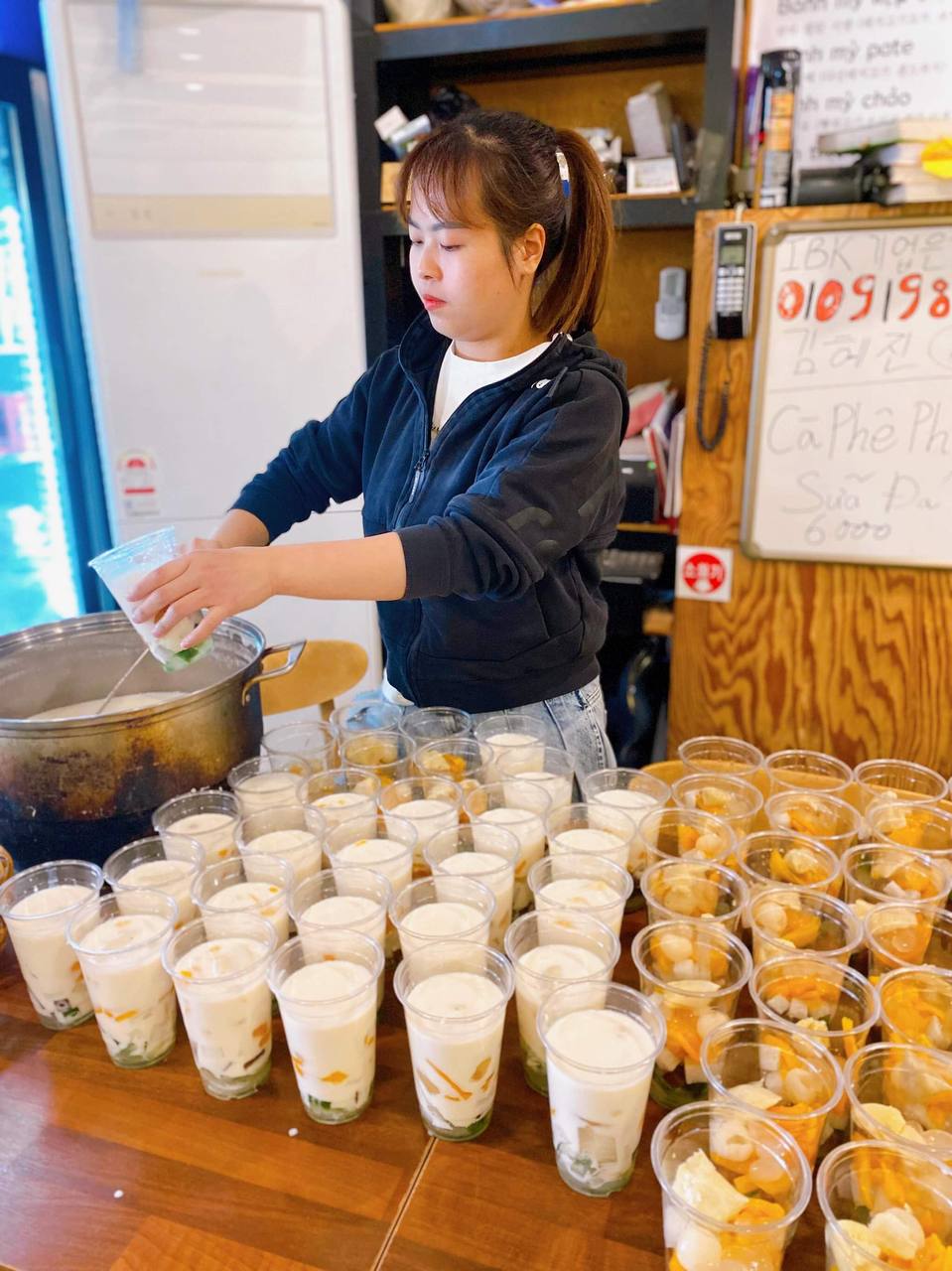 Người phụ nữ Việt bán xôi khúc ở Hàn Quốc: Có ngày kiếm hơn chục triệu, từ bán dạo đến mở được quán ăn đông khách - Ảnh 5.