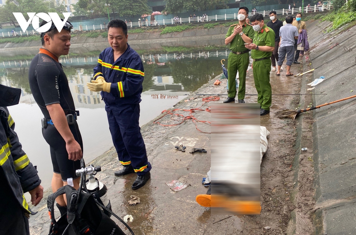 Một cần thủ bị đuối nước sau khi hút thuốc lào say rơi xuống Hồ Đầm Chuối - Ảnh 1. Một cần thủ bị đuối nước sau khi hút thuốc lào say rơi xuống Hồ Đầm Chuối - Ảnh 1.
