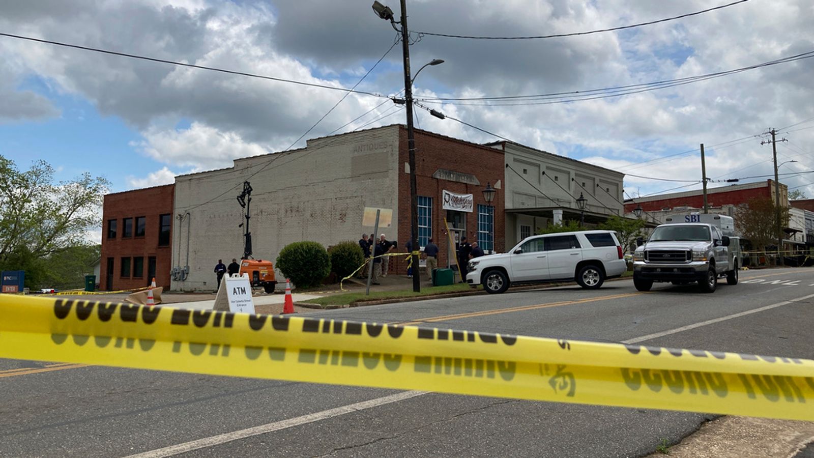 Xả súng trong tiệc sinh nhật ở bang Alabama khiến 4 người thiệt mạng, nhiều người bị thương - Ảnh 1.