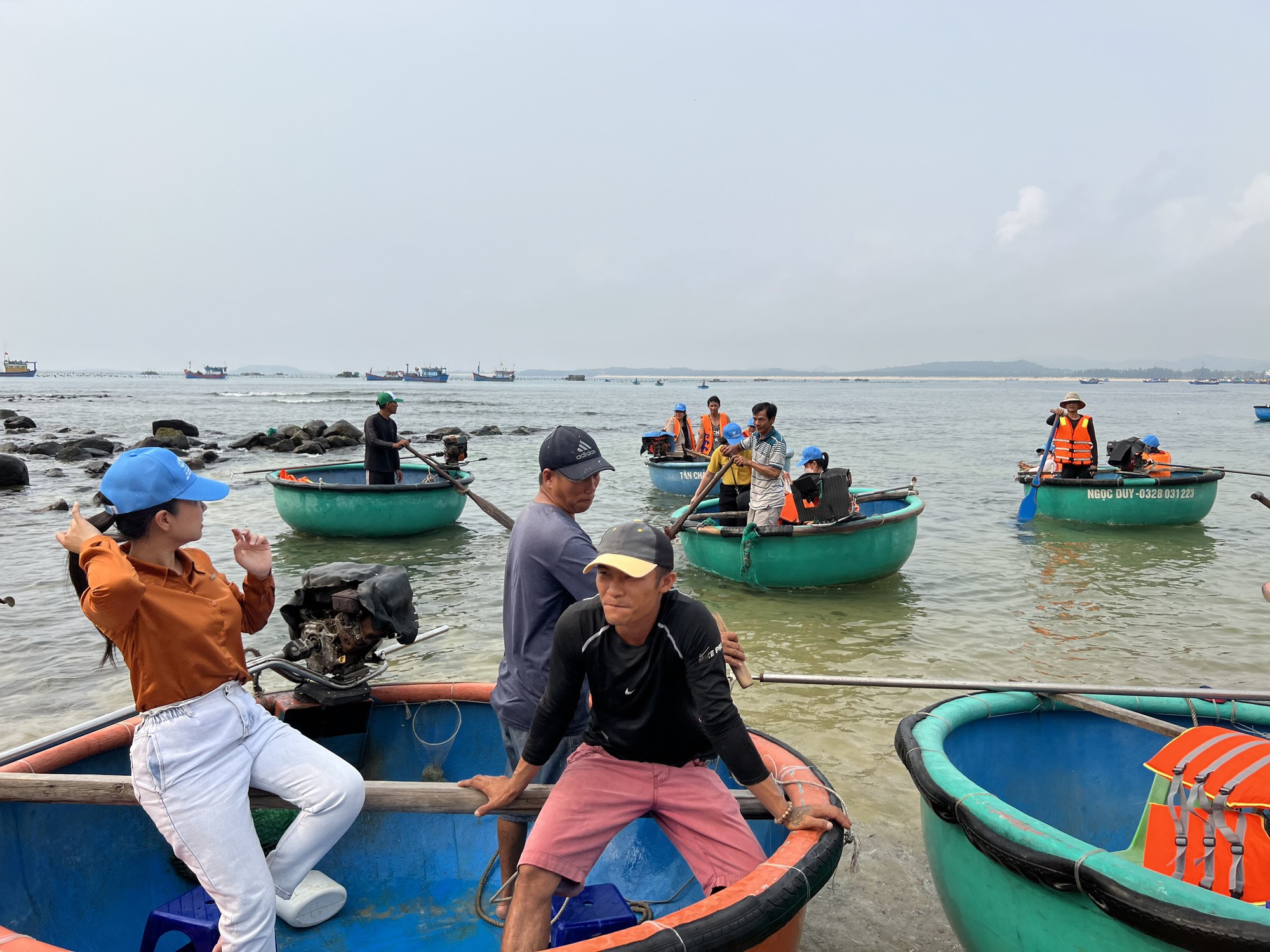 Phú Yên kêu gọi cộng đồng bảo vệ rạn san hô Hòn Yến - Ảnh 1.