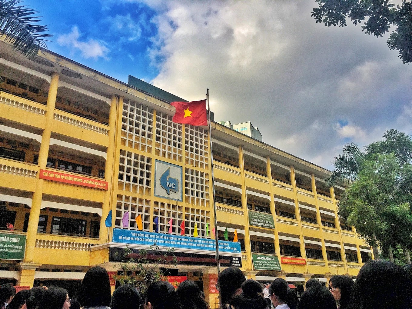 Ngôi trường THPT công lập có điểm chuẩn cao nhất quận Thanh Xuân - Ảnh 1.
