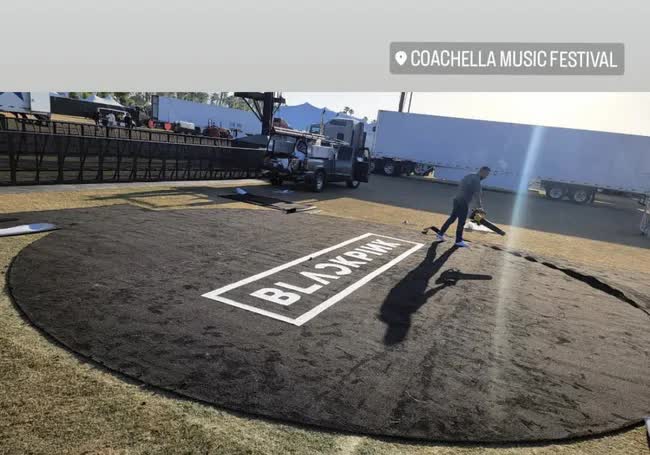 Hé lộ sân khấu Coachella trước giờ G: BLACKPINK xuất hiện hoành tráng bằng trực thăng? - Ảnh 6.